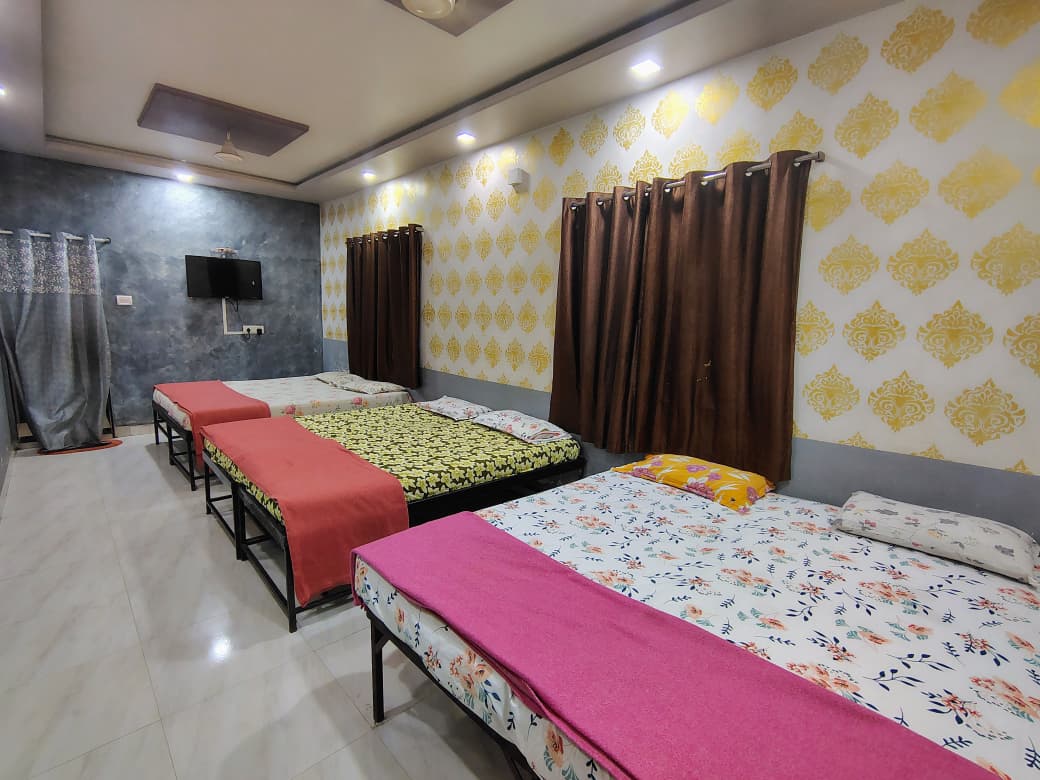 Standard Family Room Hall Setup